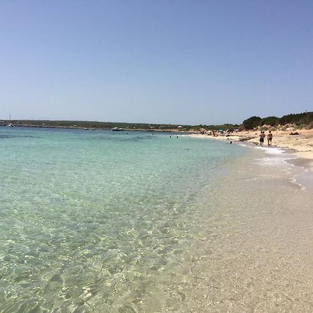 Apartamentos Laura Playa De Migjorn Luaran gambar