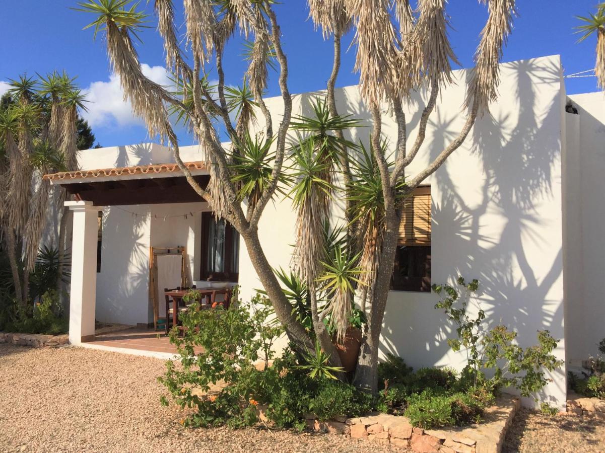 Apartamentos Laura Playa De Migjorn Luaran gambar