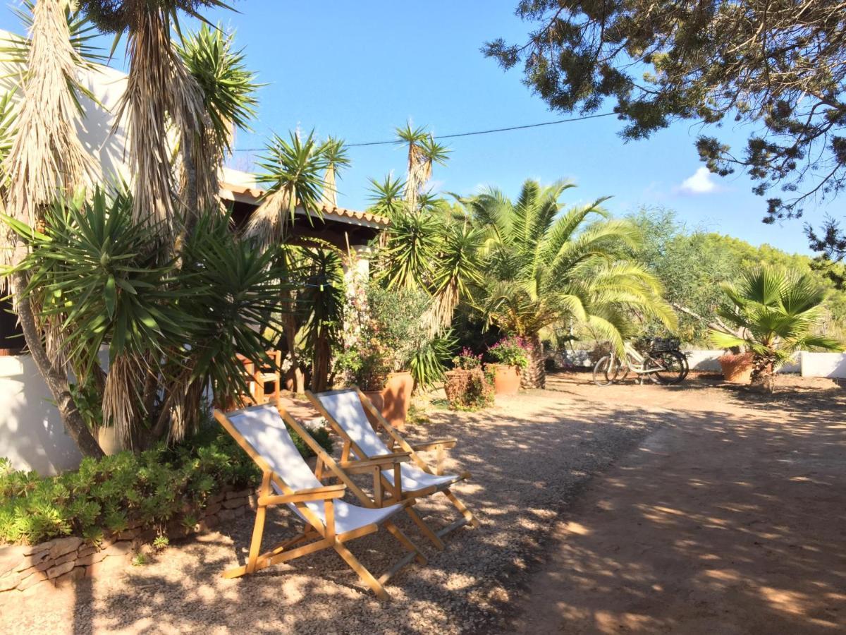 Apartamentos Laura Playa De Migjorn Luaran gambar