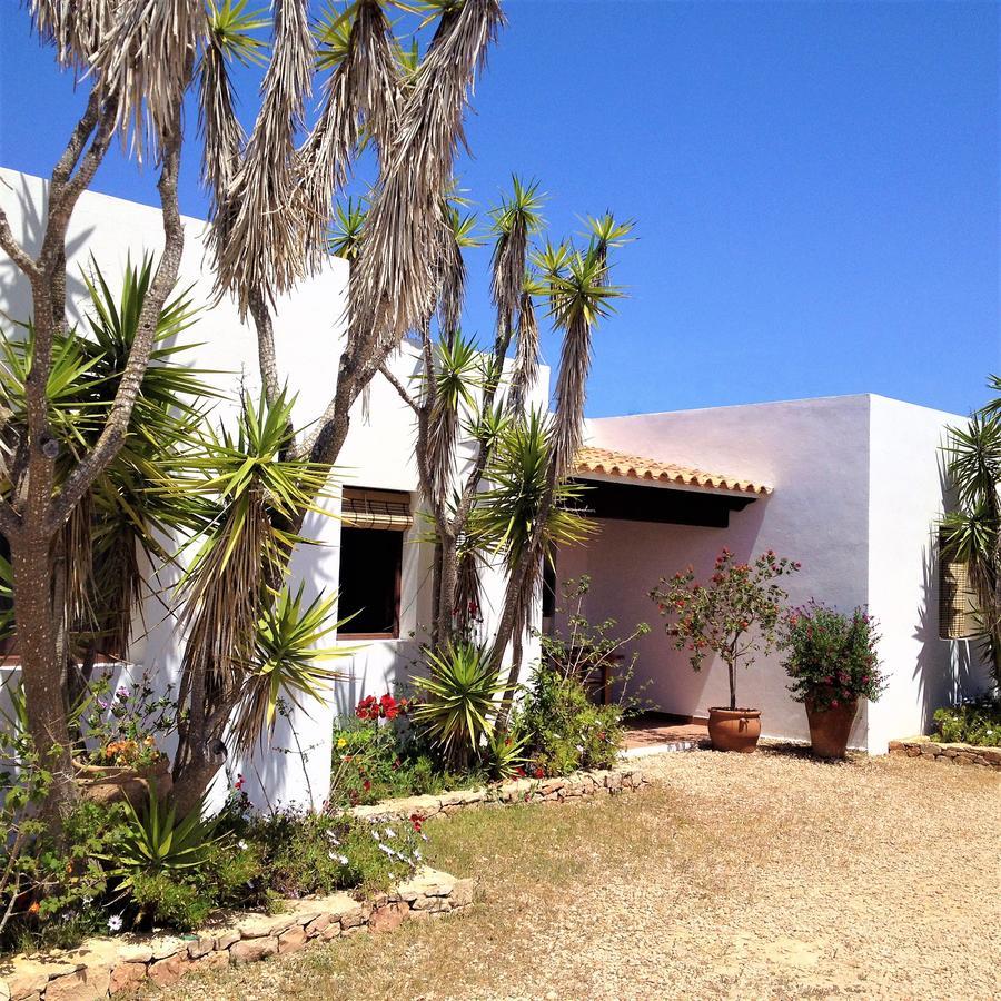 Apartamentos Laura Playa De Migjorn Luaran gambar