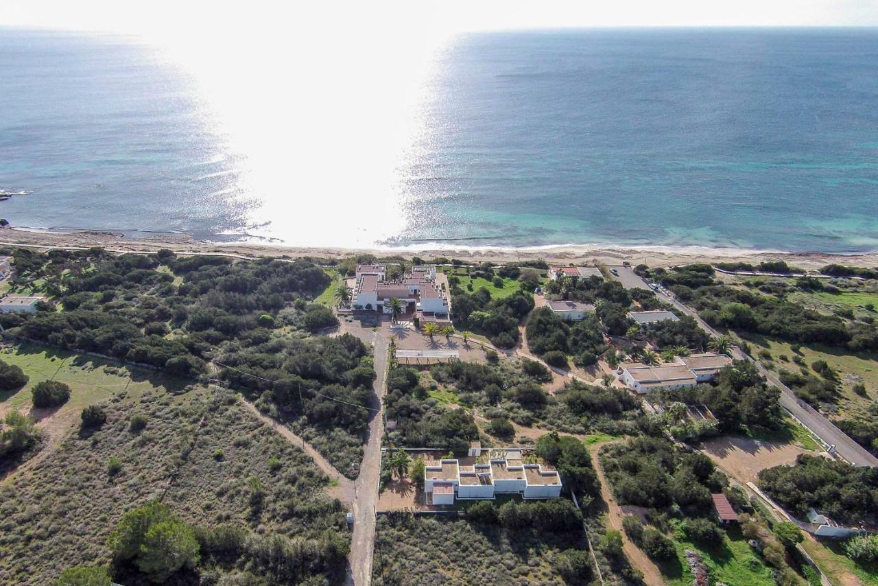 Apartamentos Laura Playa De Migjorn Luaran gambar